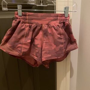 Lululemon size 2 pink camo hotty hot shorts